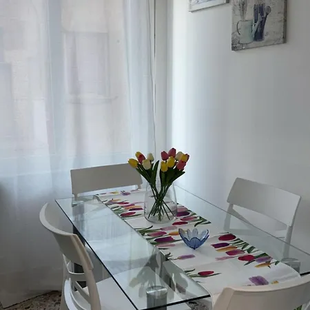 Costanza House Apartament *